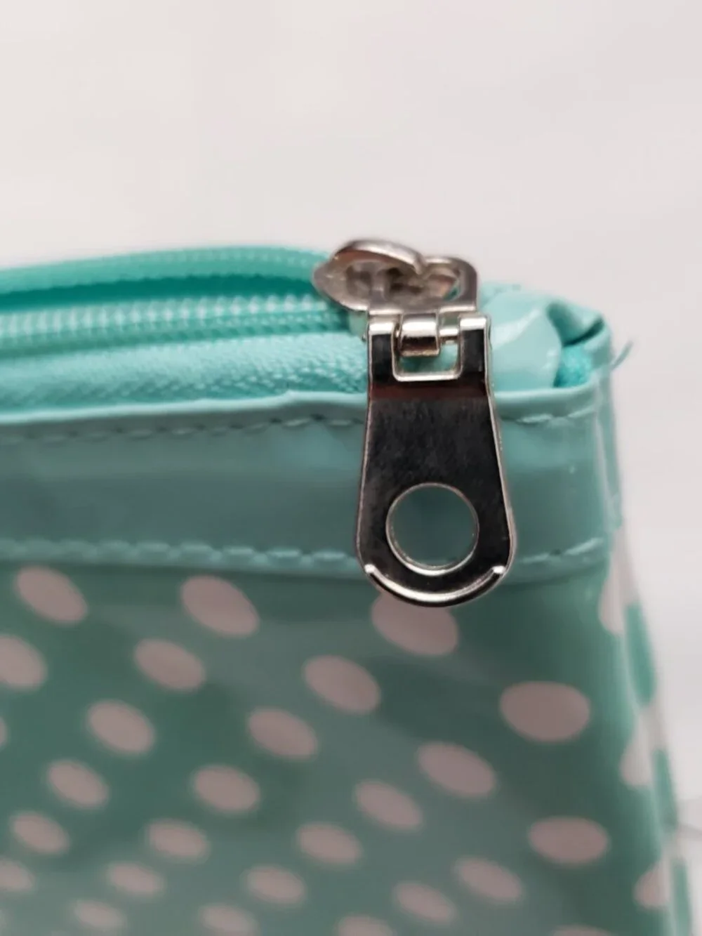 Modella mint & white polka dot makeup travel bag zipper closure storage 6 x 8